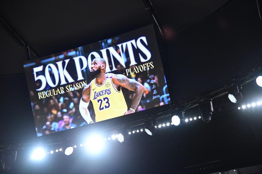 高而且丢球 高而且丢球